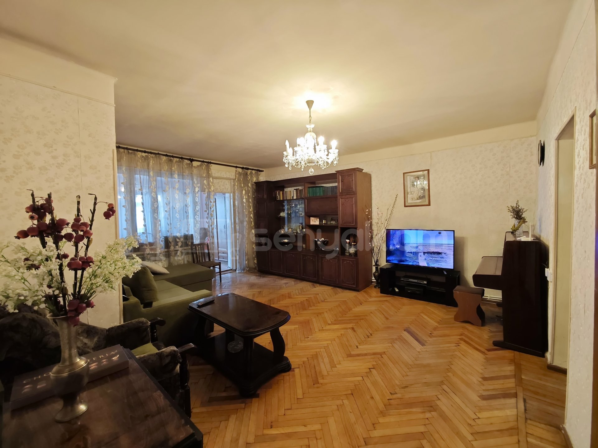 3 Սենյականոց Բնակարան Քարե Շենքում, 88քմ, 5/5 հարկ, Նորմալ Վիճակում