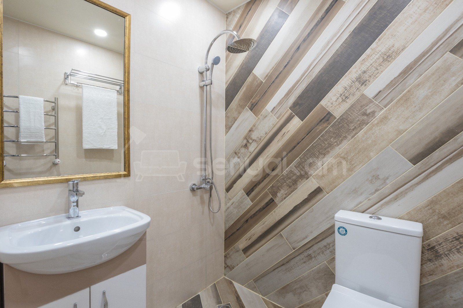 1 Սենյականոց Բնակարան, 20քմ, 2/3 հարկ, Դիզայներական Վերանորոգված