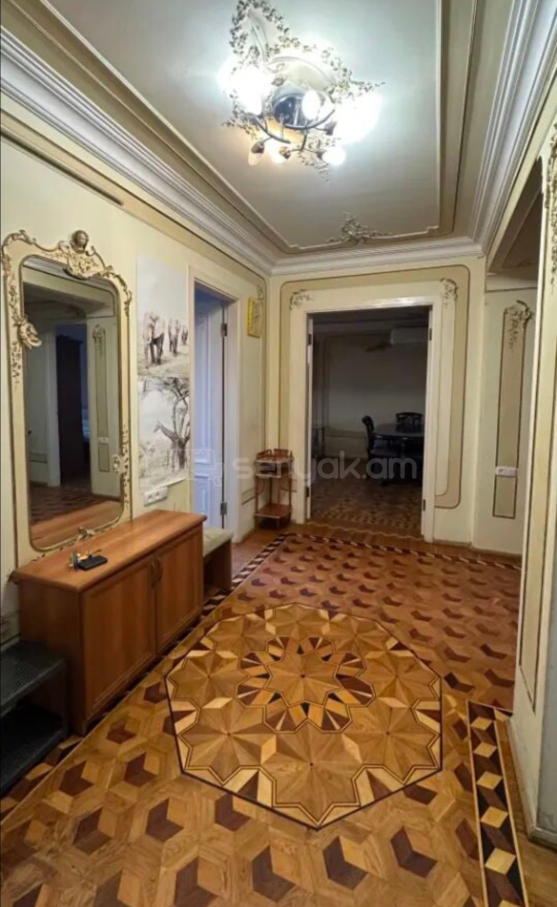 3 Սենյականոց Բնակարան, 80քմ, 8/9 հարկ, Պետական Վիճակում, Կահավորված