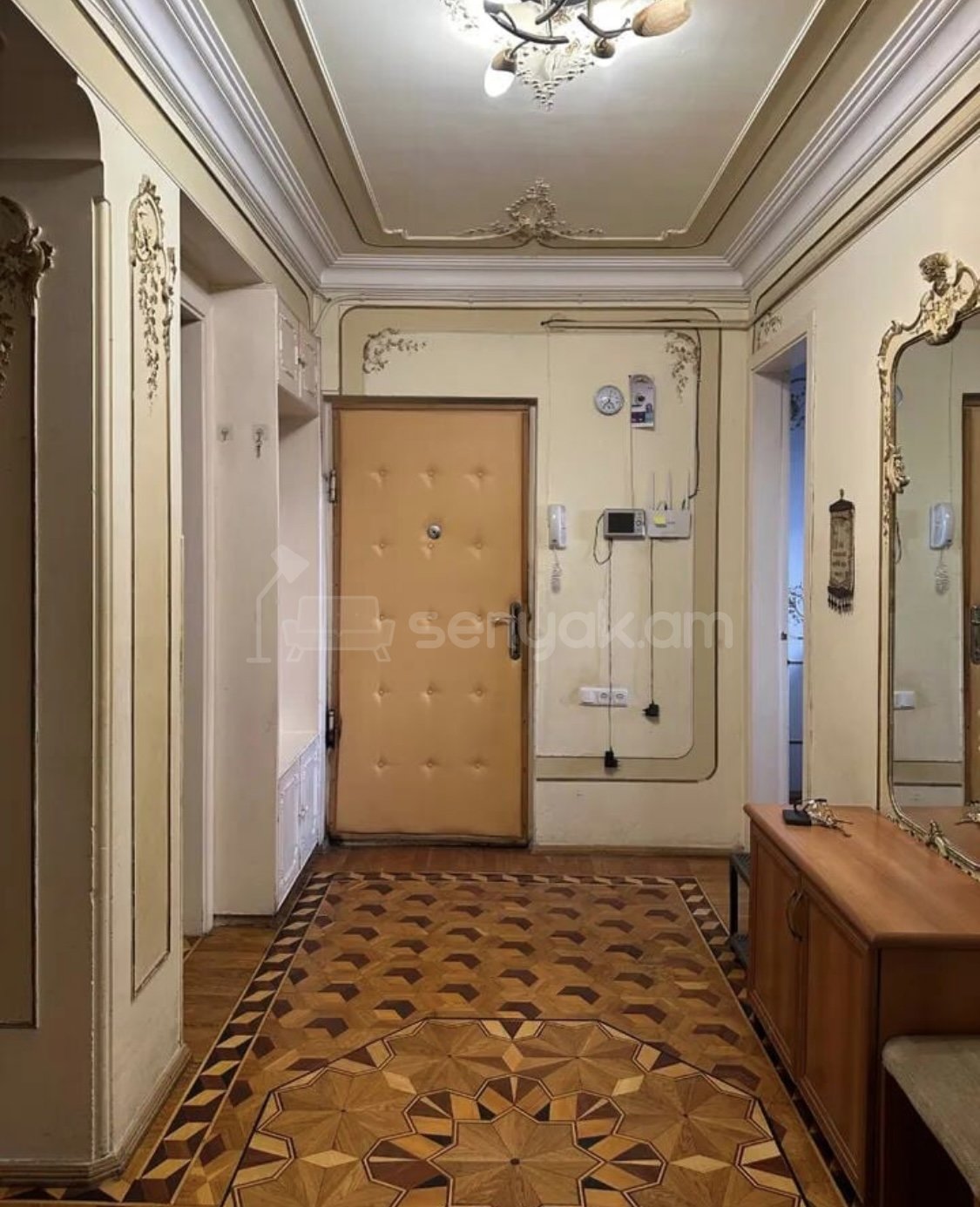 3 Սենյականոց Բնակարան, 80քմ, 8/9 հարկ, Պետական Վիճակում, Կահավորված