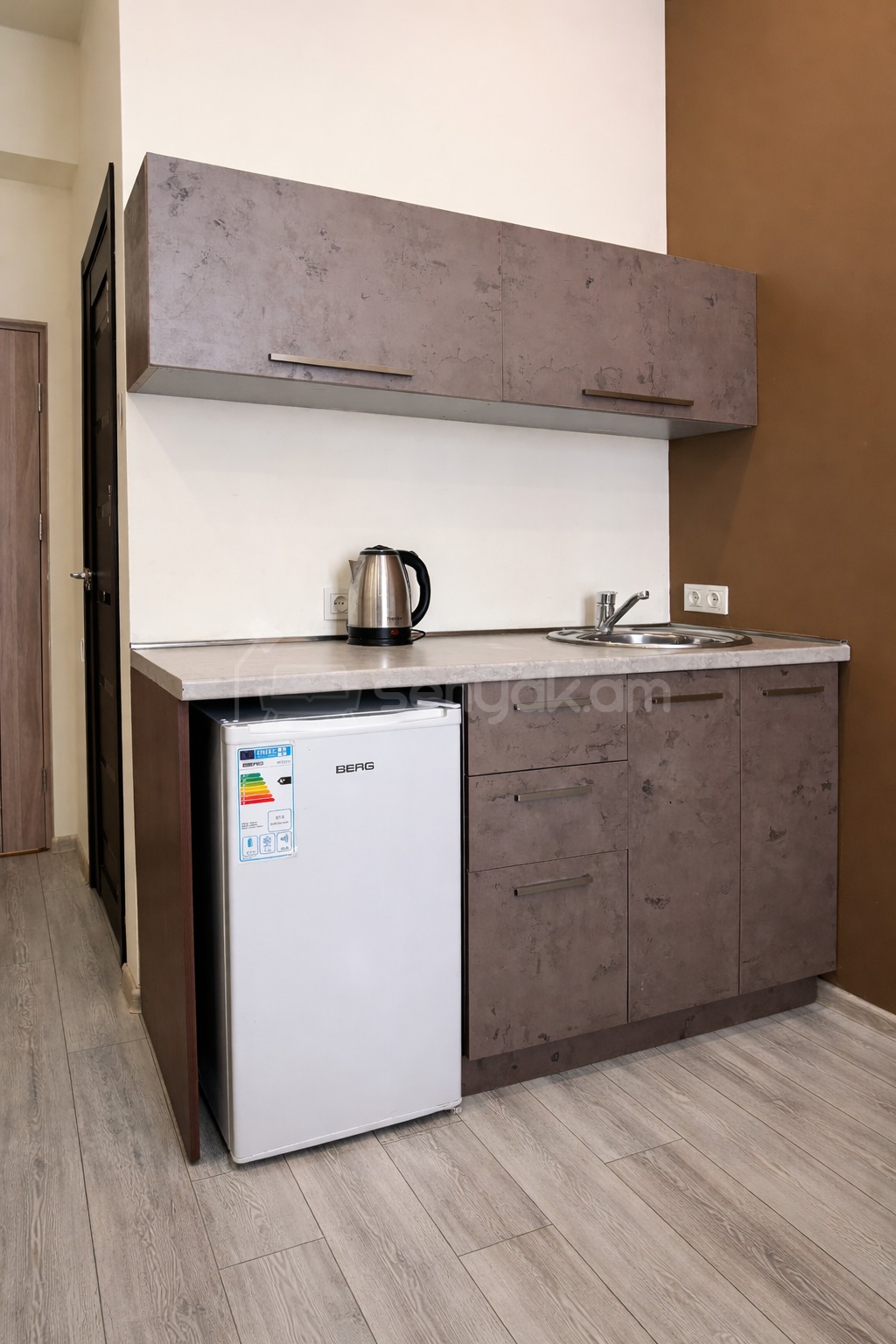 1 Սենյականոց Բնակարան Նորակառույցում, 20քմ, 3/3 հարկ, Դիզայներական Վերանորոգված