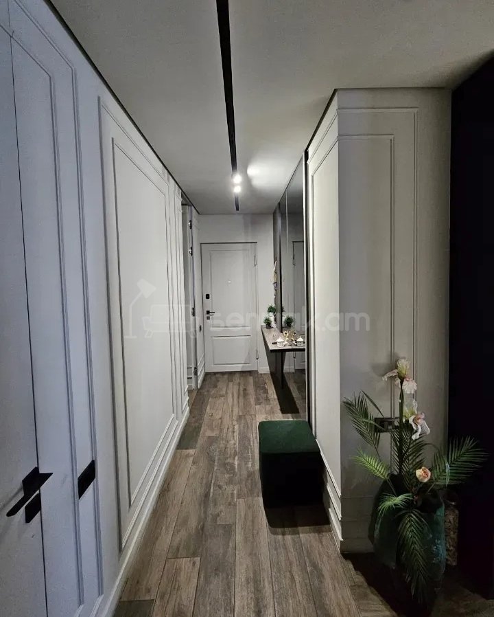 3 Սենյականոց Բնակարան Նորակառույցում, 82քմ, 6/8 հարկ, Դիզայներական Վերանորոգված