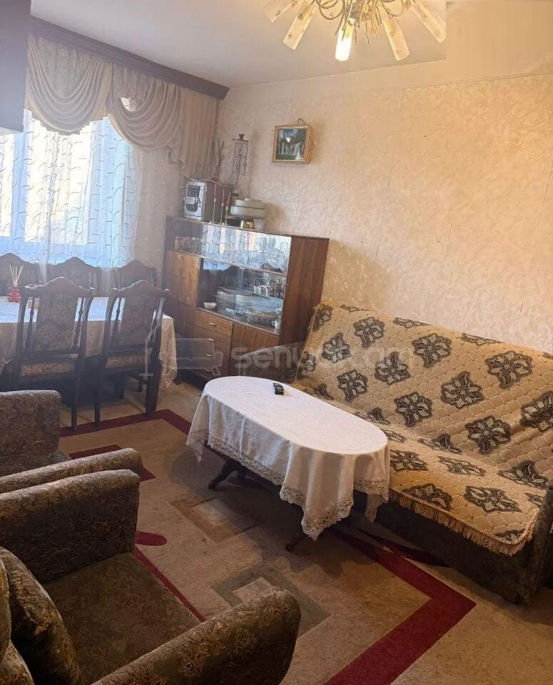 1 Սենյականոց Բնակարան Քարե Շենքում, 30քմ, 2/4 հարկ, Պետական Վիճակում