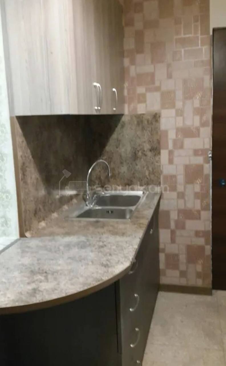 3 Սենյականոց Բնակարան Քարե Շենքում, 50քմ, 3/5 հարկ, Կոսմետիկ Վերանորոգված, Կահավորված