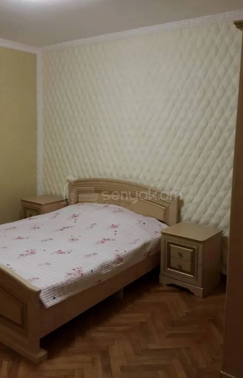 3 Սենյականոց Բնակարան Քարե Շենքում, 50քմ, 3/5 հարկ, Կոսմետիկ Վերանորոգված, Կահավորված