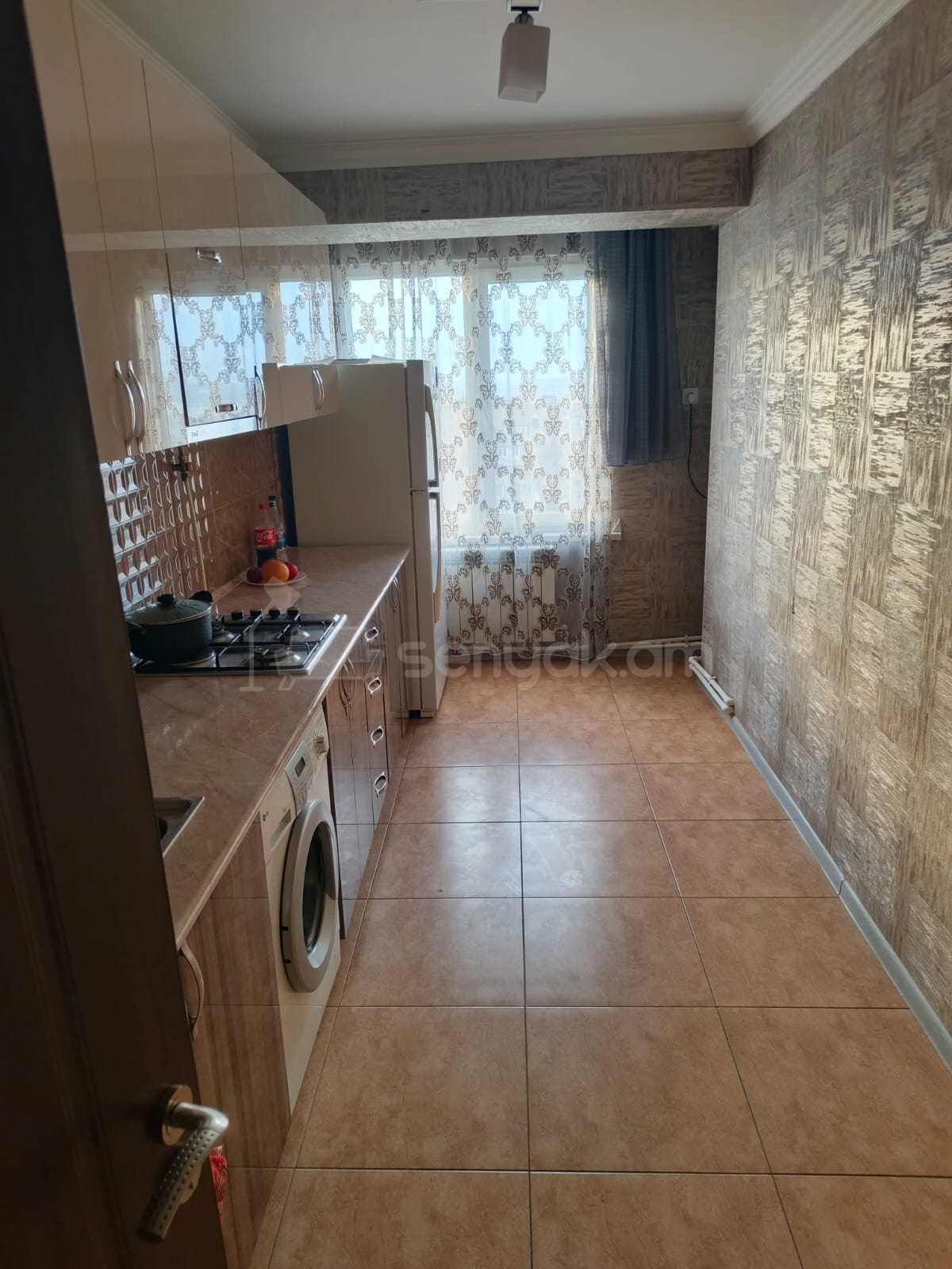 3 Սենյականոց Բնակարան, 90քմ, 8/14 հարկ, Կապիտալ Վերանորոգված, Կահավորված, Արևկող