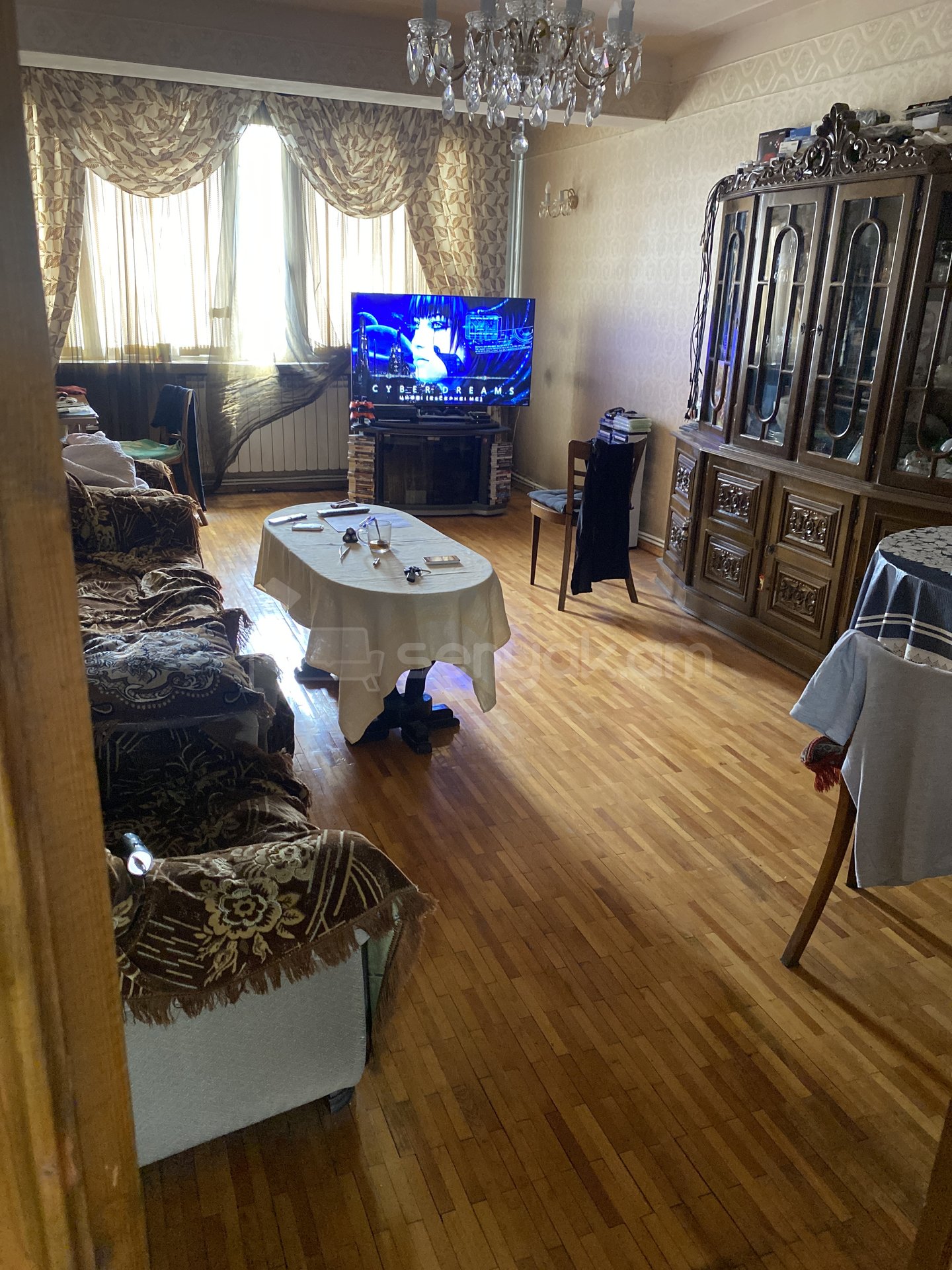 4 Սենյականոց Բնակարան Նորակառույց Քարե Շենքում, 90քմ, 3/5 հարկ, Նորմալ Վիճակում, Կահավորված