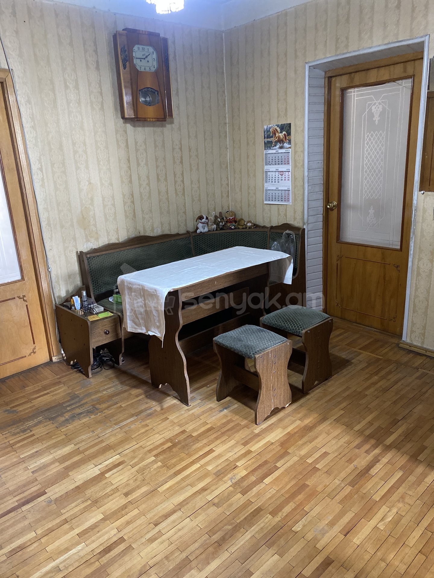 4 Սենյականոց Բնակարան Նորակառույց Քարե Շենքում, 90քմ, 3/5 հարկ, Նորմալ Վիճակում, Կահավորված