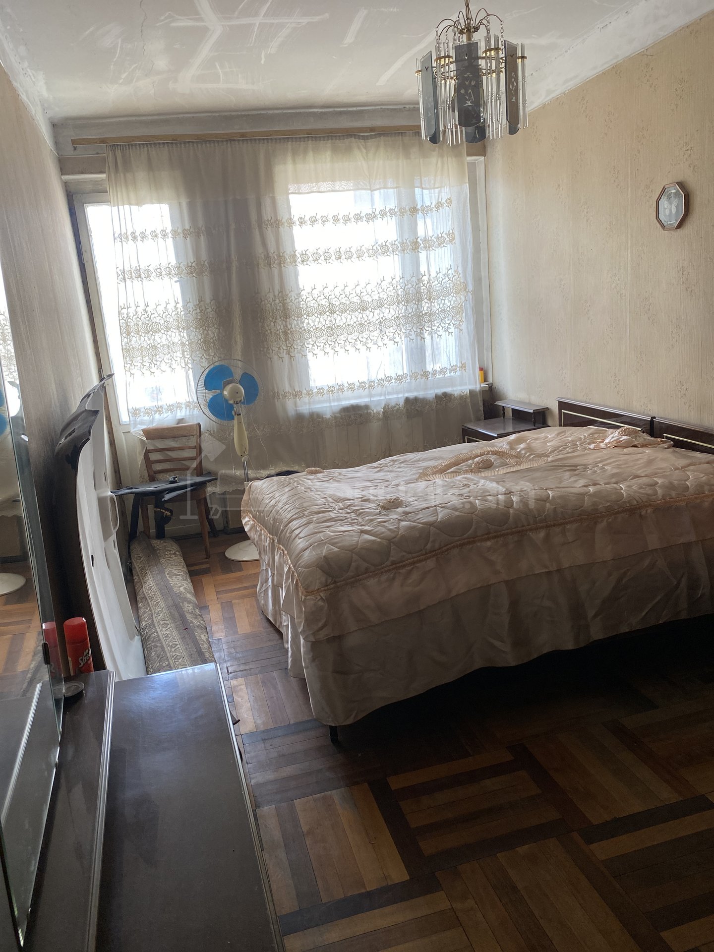 4 Սենյականոց Բնակարան Նորակառույց Քարե Շենքում, 90քմ, 3/5 հարկ, Նորմալ Վիճակում, Կահավորված