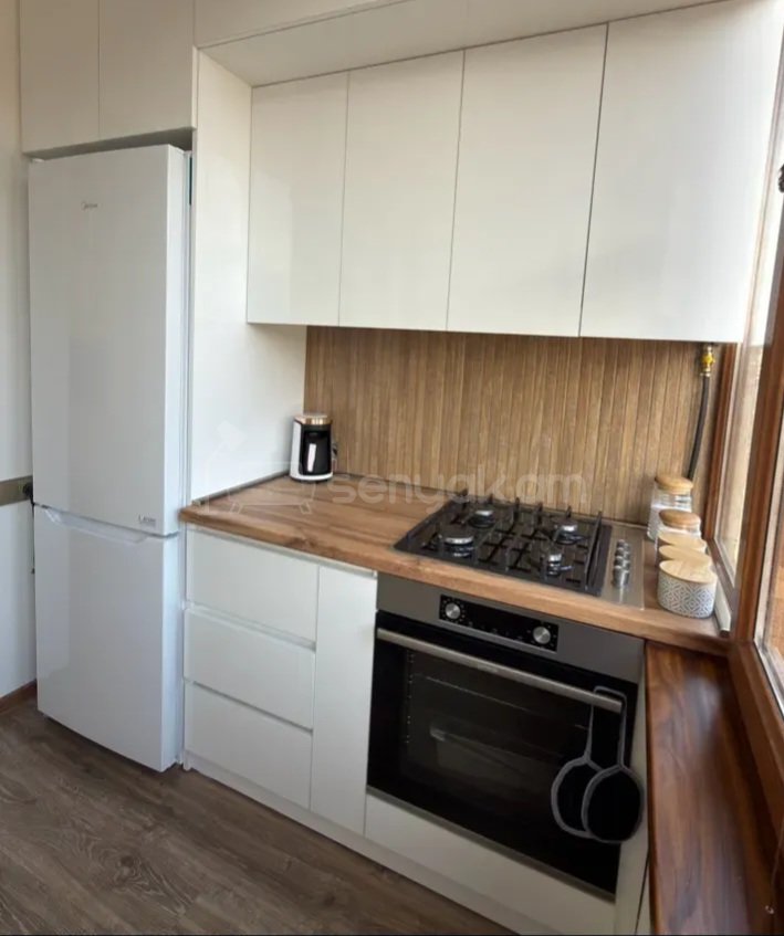 2 Սենյականոց Բնակարան Քարե Շենքում, 48քմ, 5/5 հարկ, Կապիտալ Վերանորոգված