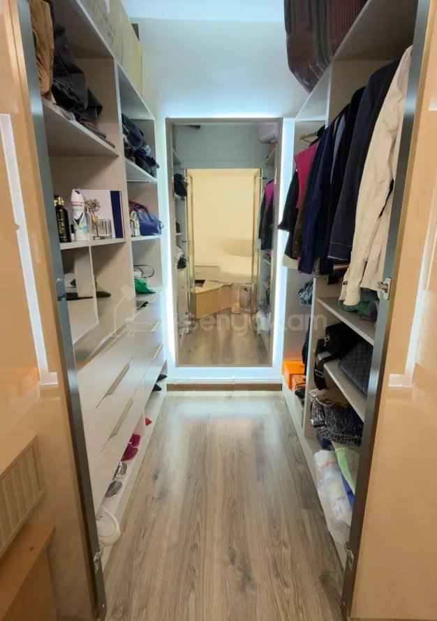 2 Սենյականոց Բնակարան Քարե Շենքում, 48քմ, 5/5 հարկ, Կապիտալ Վերանորոգված