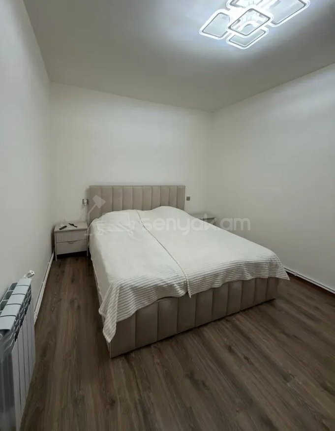 2 Սենյականոց Բնակարան Քարե Շենքում, 48քմ, 5/5 հարկ, Կապիտալ Վերանորոգված