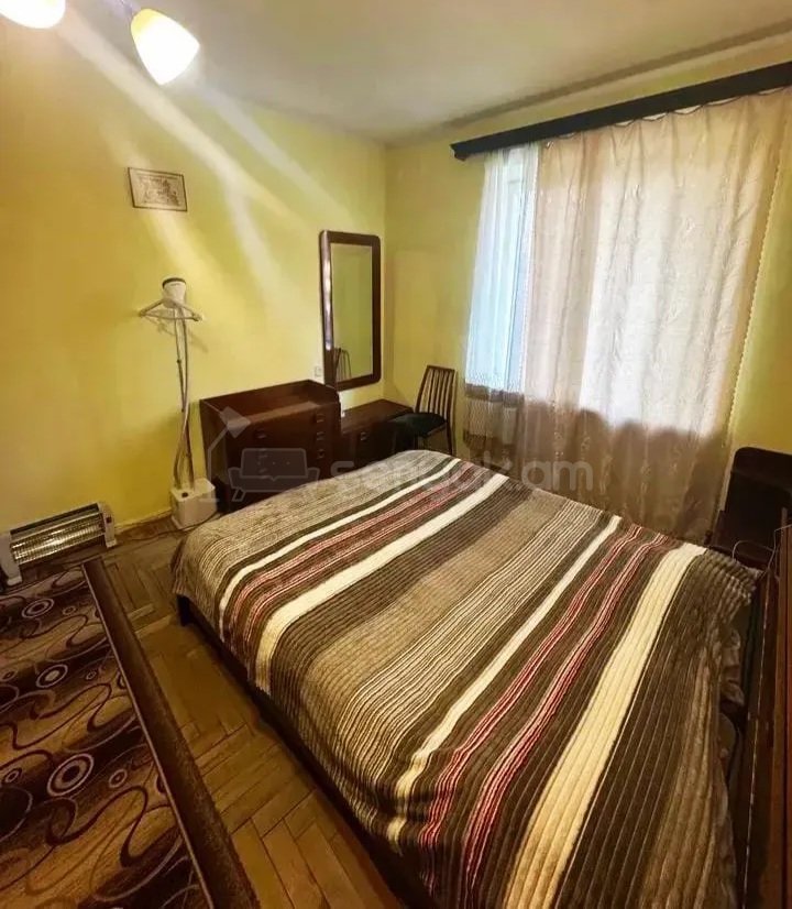 3 Սենյականոց Բնակարան Քարե Շենքում, 60քմ, 3/5 հարկ, Կապիտալ Վերանորոգված, Կահավորված