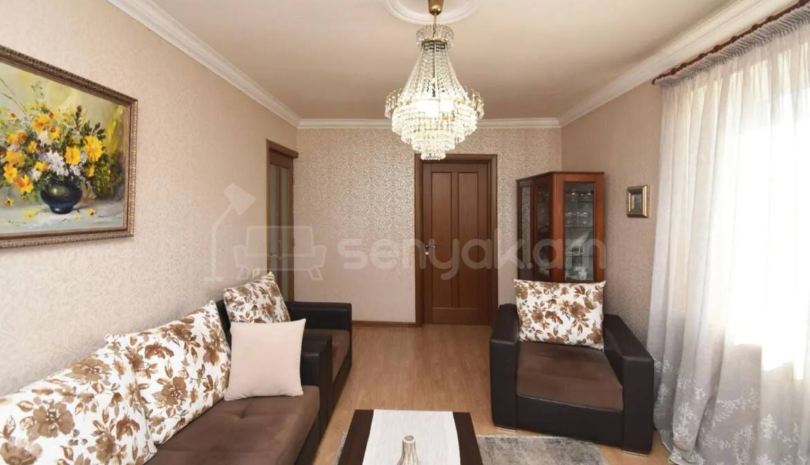 3 Սենյականոց Բնակարան Քարե Շենքում, 72քմ, 5/5 հարկ, Պետական Վիճակում