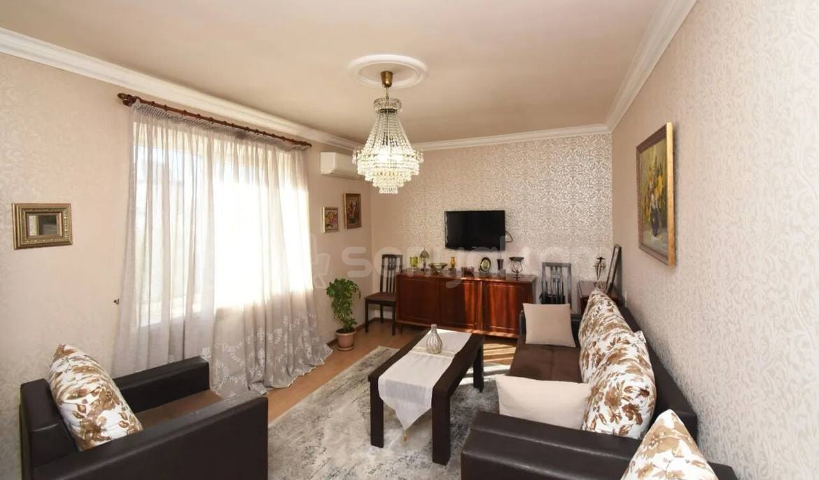 3 Սենյականոց Բնակարան Քարե Շենքում, 72քմ, 5/5 հարկ, Պետական Վիճակում