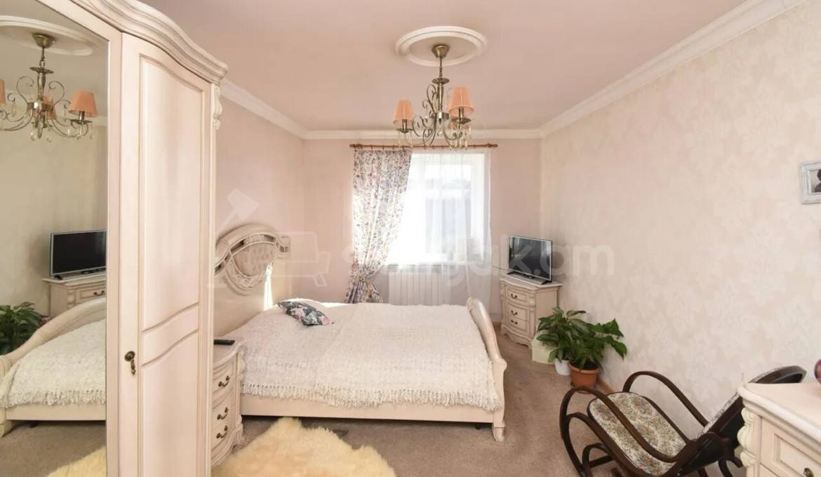 3 Սենյականոց Բնակարան Քարե Շենքում, 72քմ, 5/5 հարկ, Պետական Վիճակում