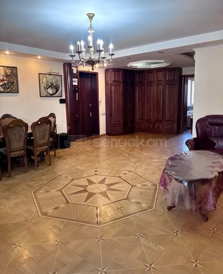 4 Սենյականոց Բնակարան Քարե Շենքում, 93քմ, 2/5 հարկ, Նորմալ Վիճակում