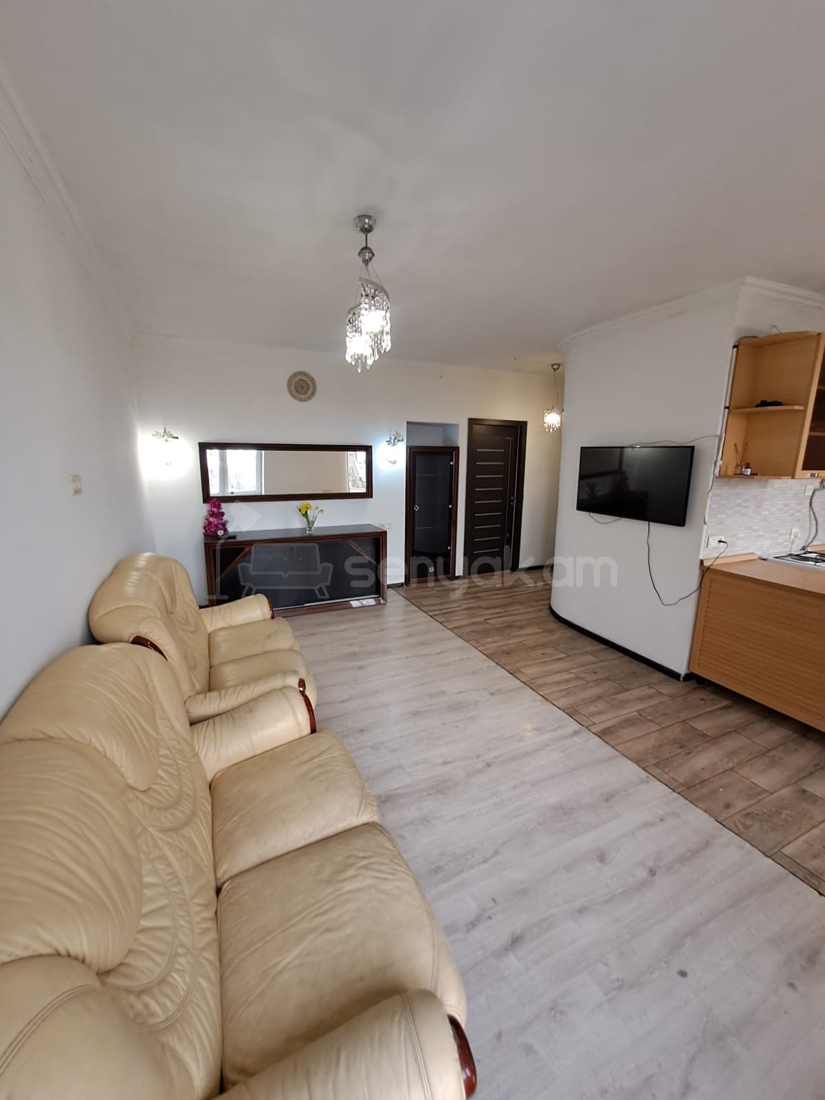 3 Սենյականոց Բնակարան Քարե Շենքում, 80քմ, 3/5 հարկ, Կապիտալ Վերանորոգված, Կահավորված