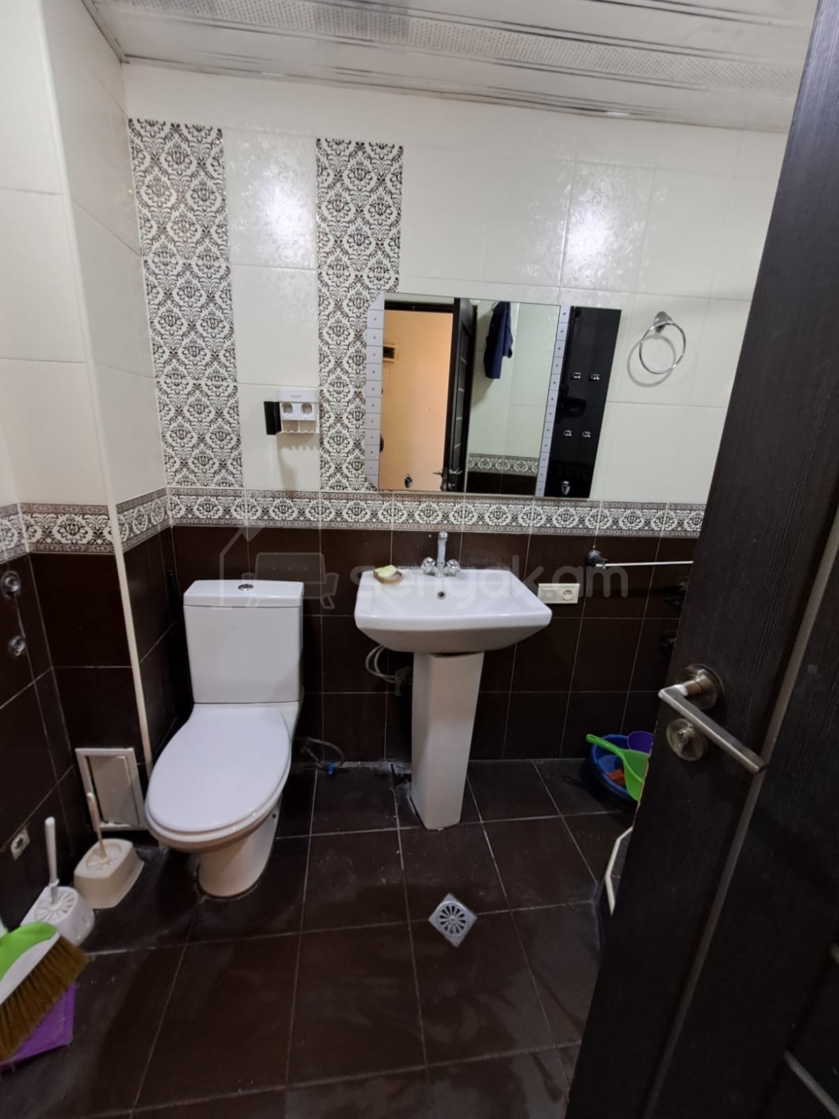 3 Սենյականոց Բնակարան Քարե Շենքում, 80քմ, 3/5 հարկ, Կապիտալ Վերանորոգված, Կահավորված