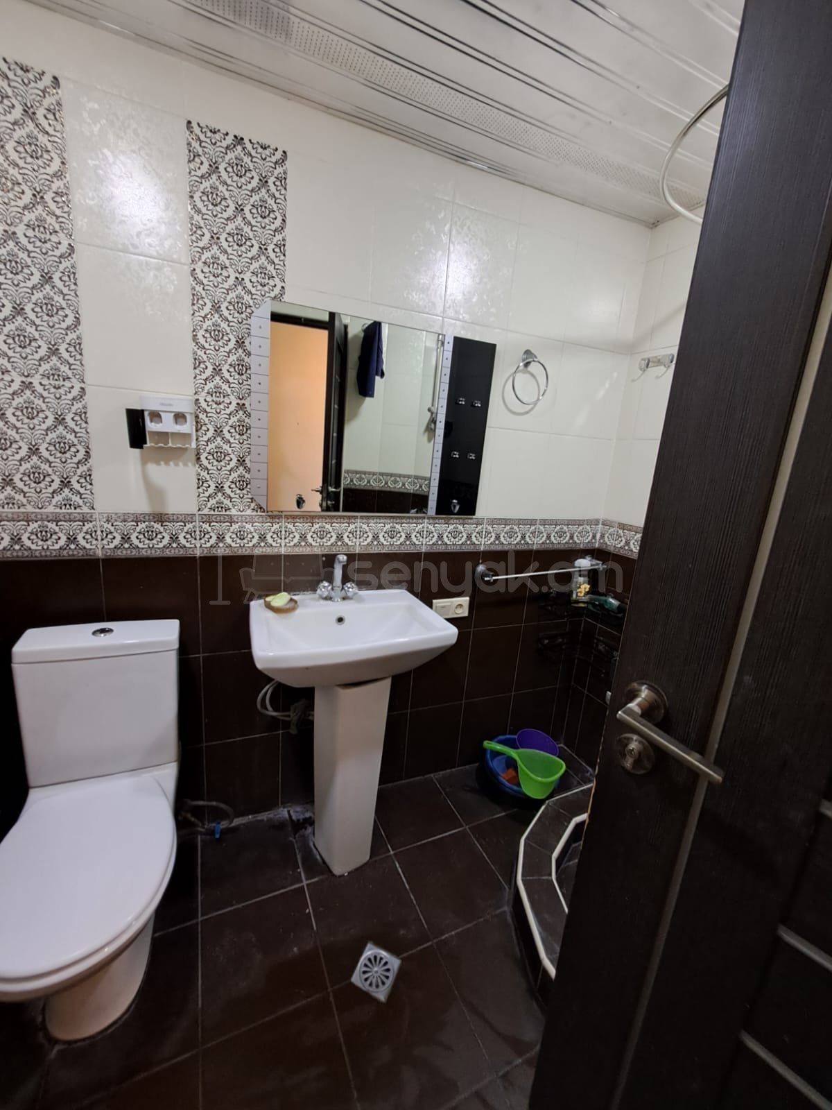 3 Սենյականոց Բնակարան Քարե Շենքում, 80քմ, 3/5 հարկ, Կապիտալ Վերանորոգված, Կահավորված