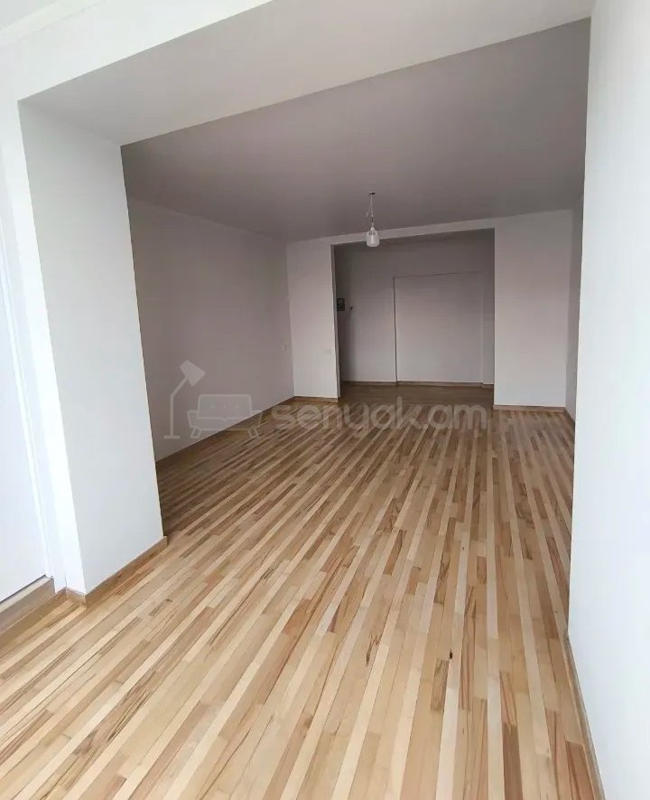 3 Սենյականոց Բնակարան Քարե Շենքում, 70քմ, 5/5 հարկ, Կապիտալ Վերանորոգված