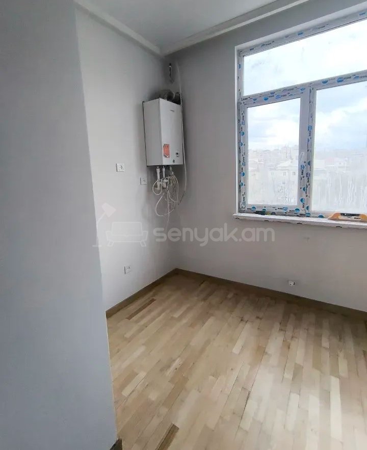 3 Սենյականոց Բնակարան Քարե Շենքում, 70քմ, 5/5 հարկ, Կապիտալ Վերանորոգված