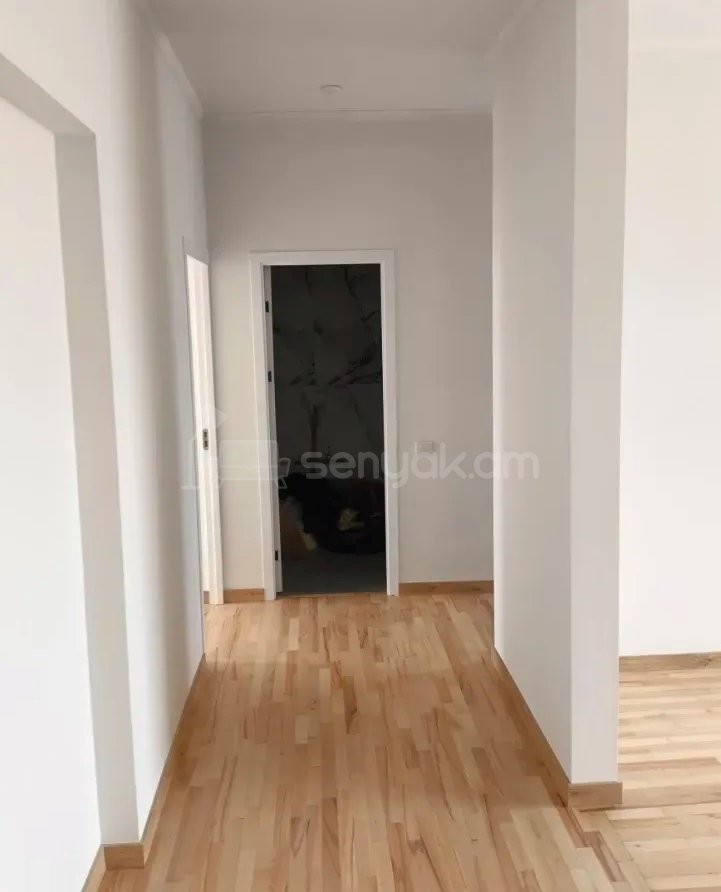 3 Սենյականոց Բնակարան Քարե Շենքում, 70քմ, 5/5 հարկ, Կապիտալ Վերանորոգված