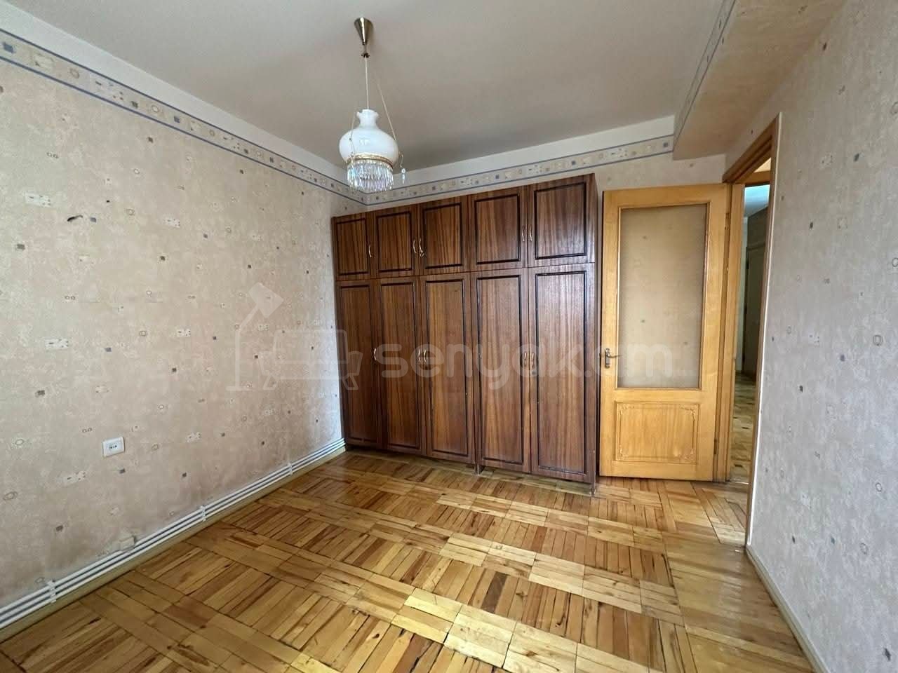 3 Սենյականոց Բնակարան, 78քմ, 3/9 հարկ, Նորմալ Վիճակում