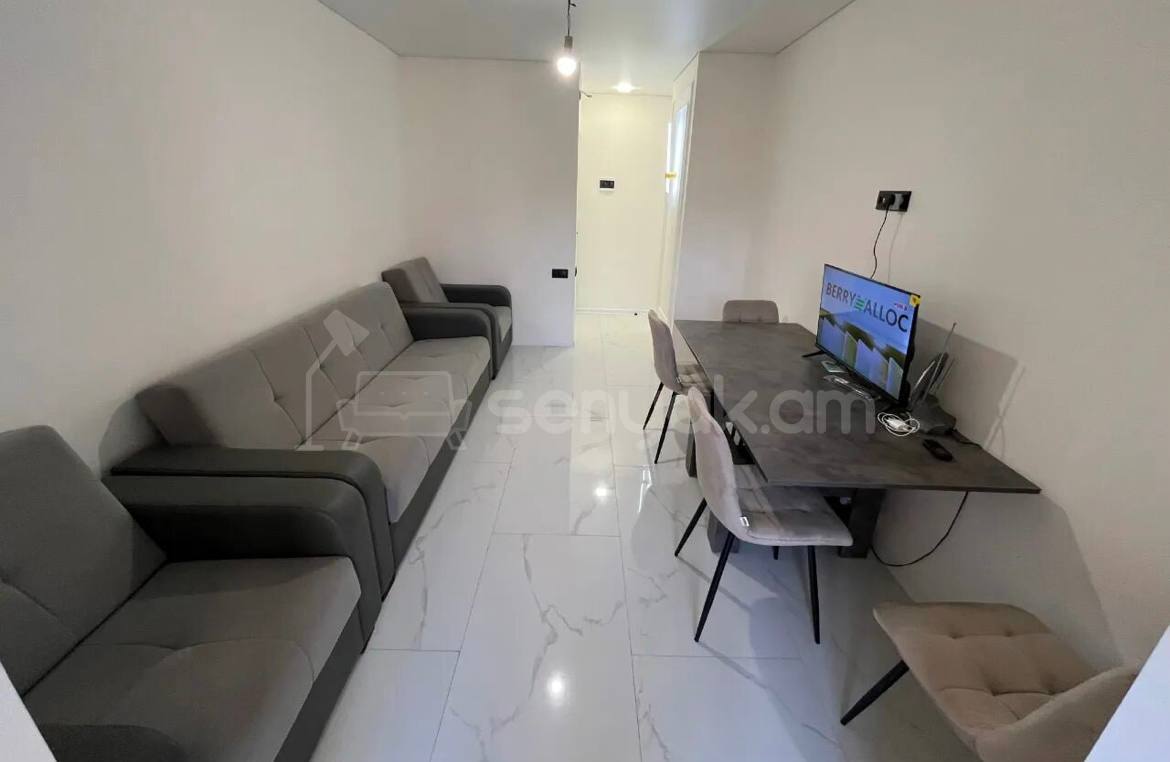 2 Սենյականոց Բնակարան, 42քմ, 5/9 հարկ, Կապիտալ Վերանորոգված