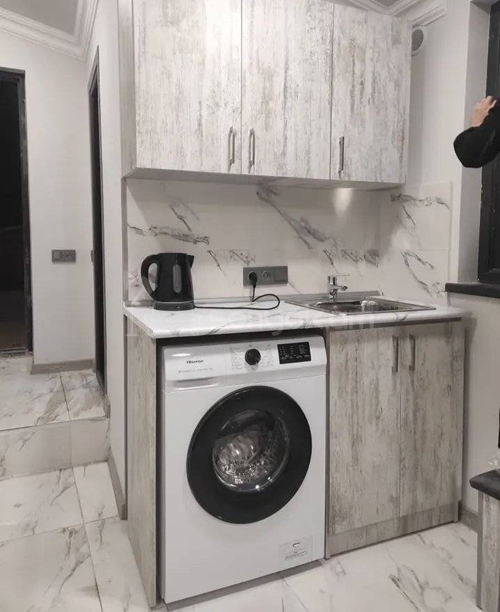 1 Սենյականոց Բնակարան Քարե Շենքում, 38քմ, 1/1 հարկ, Կապիտալ Վերանորոգված, Կահավորված