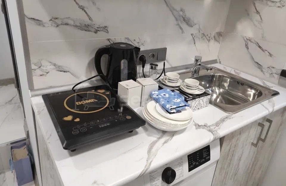 1 Սենյականոց Բնակարան Քարե Շենքում, 38քմ, 1/1 հարկ, Կապիտալ Վերանորոգված, Կահավորված