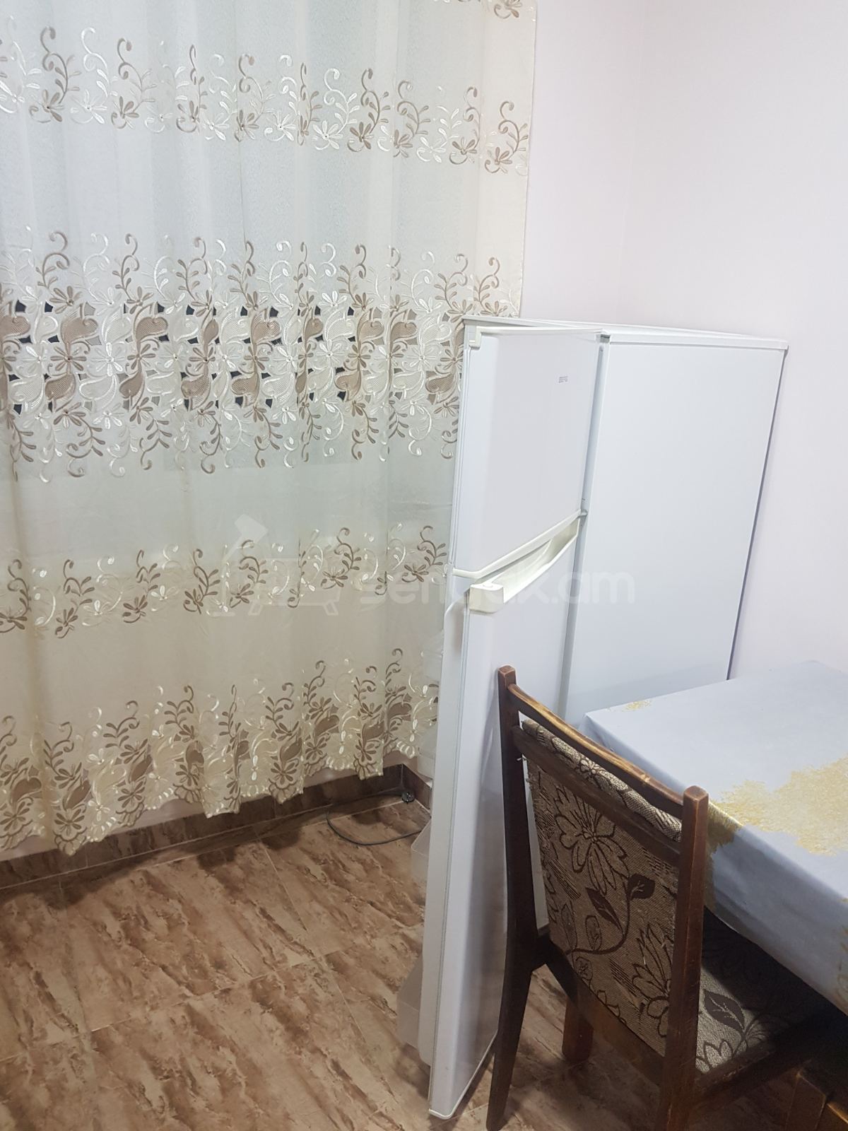 1 Սենյականոց Բնակարան Քարե Շենքում, 30քմ, 3/5 հարկ, Կոսմետիկ Վերանորոգված, Կահավորված