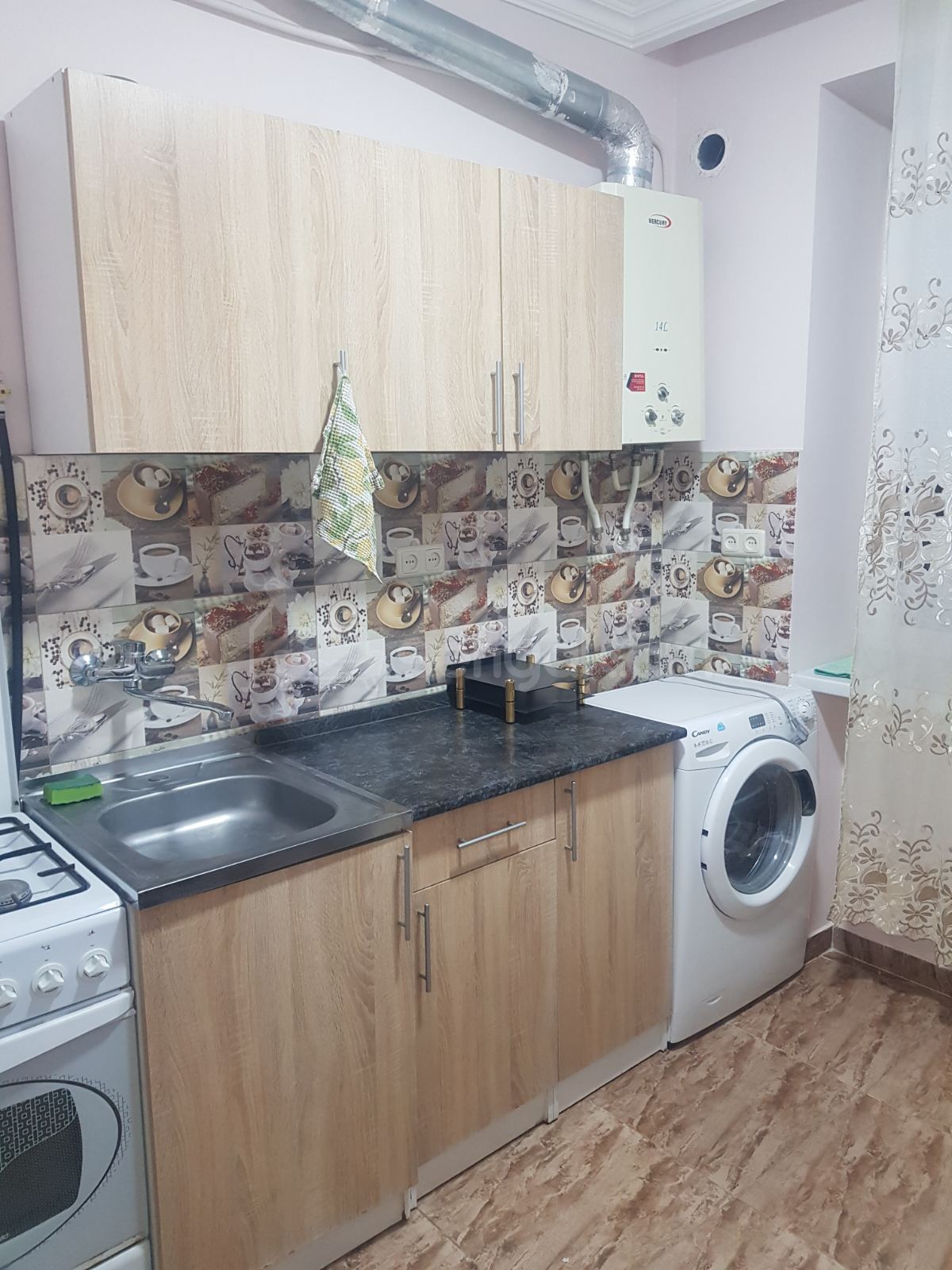 1 Սենյականոց Բնակարան Քարե Շենքում, 30քմ, 3/5 հարկ, Կոսմետիկ Վերանորոգված, Կահավորված