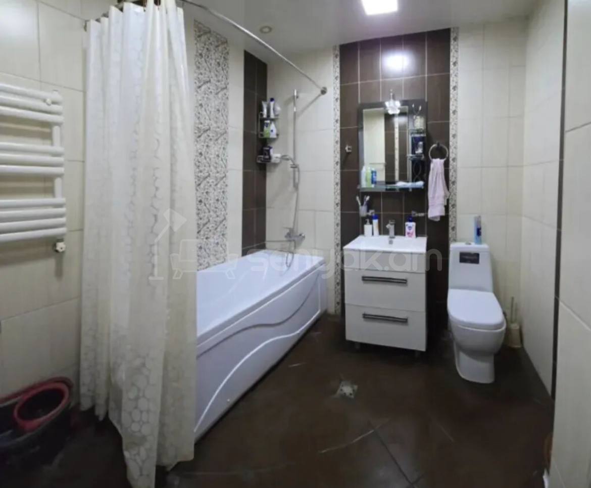 3 Սենյականոց Բնակարան, 104քմ, 8/20 հարկ, Կապիտալ Վերանորոգված