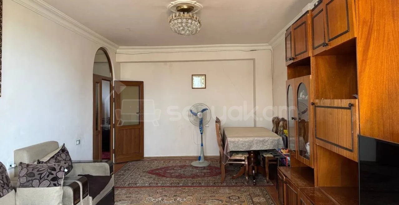 3 Սենյականոց Բնակարան, 75քմ, 2/10 հարկ, Նորմալ Վիճակում, Կահավորված