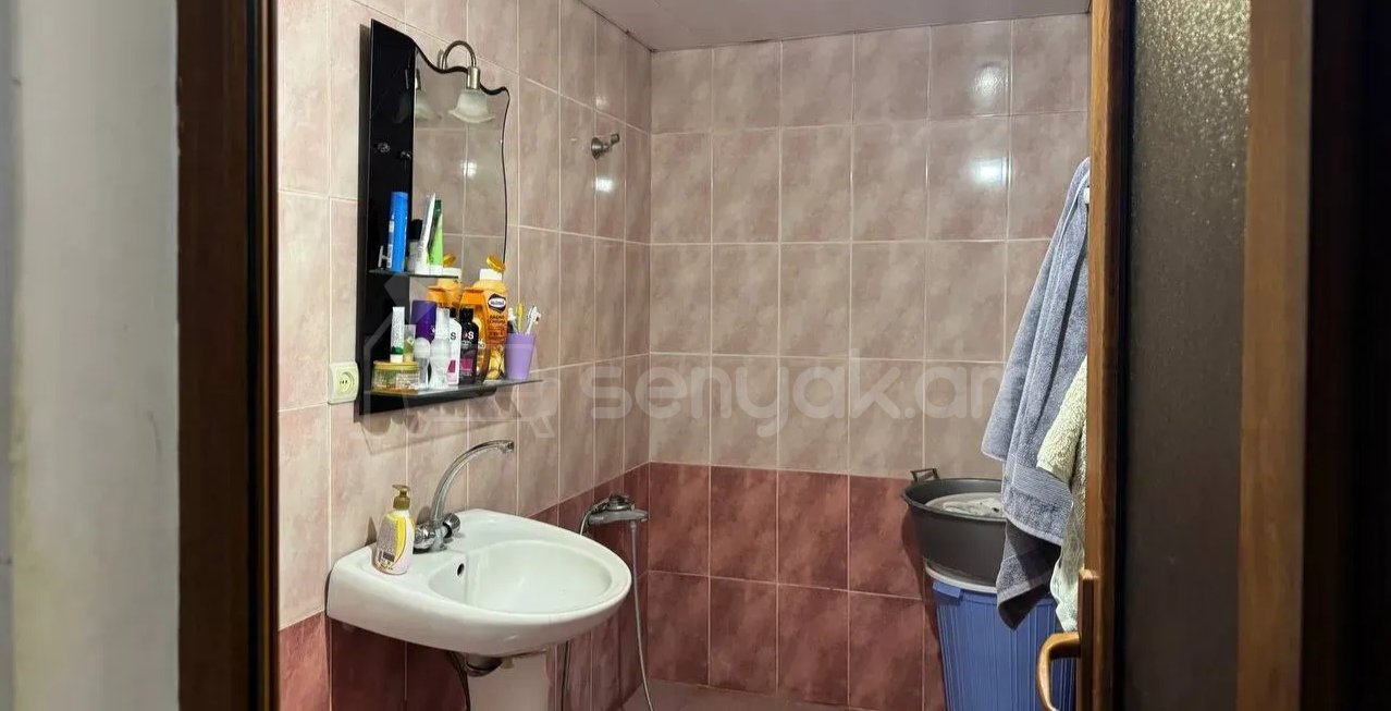 3 Սենյականոց Բնակարան, 75քմ, 2/10 հարկ, Նորմալ Վիճակում, Կահավորված