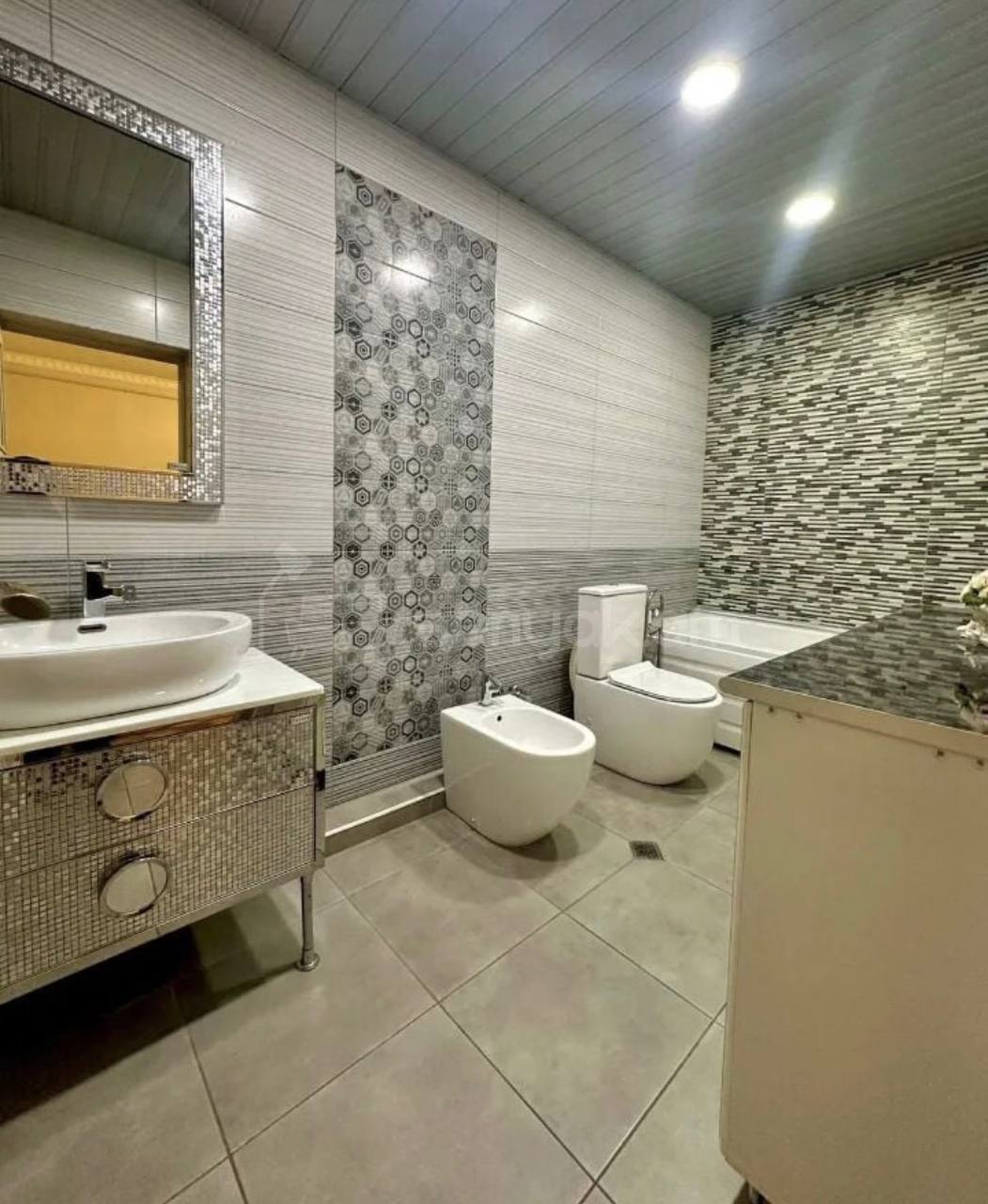 5 Սենյականոց Բնակարան, 134քմ, 10/10 հարկ, Կապիտալ Վերանորոգված