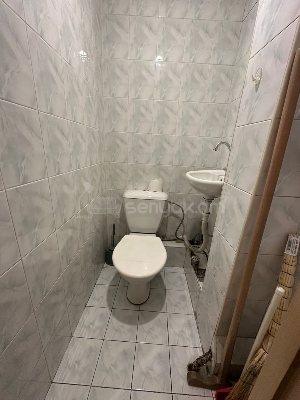 3 Սենյականոց Բնակարան Քարե Շենքում, 75քմ, 2/5 հարկ, Նորմալ Վիճակում