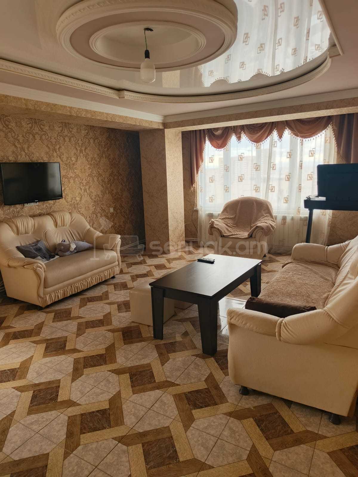 3 Սենյականոց Բնակարան, 90քմ, 8/14 հարկ, Կապիտալ Վերանորոգված, Կահավորված