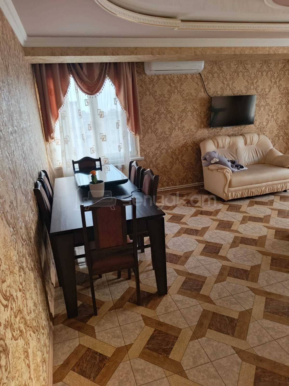 3 Սենյականոց Բնակարան, 90քմ, 8/14 հարկ, Կապիտալ Վերանորոգված, Կահավորված