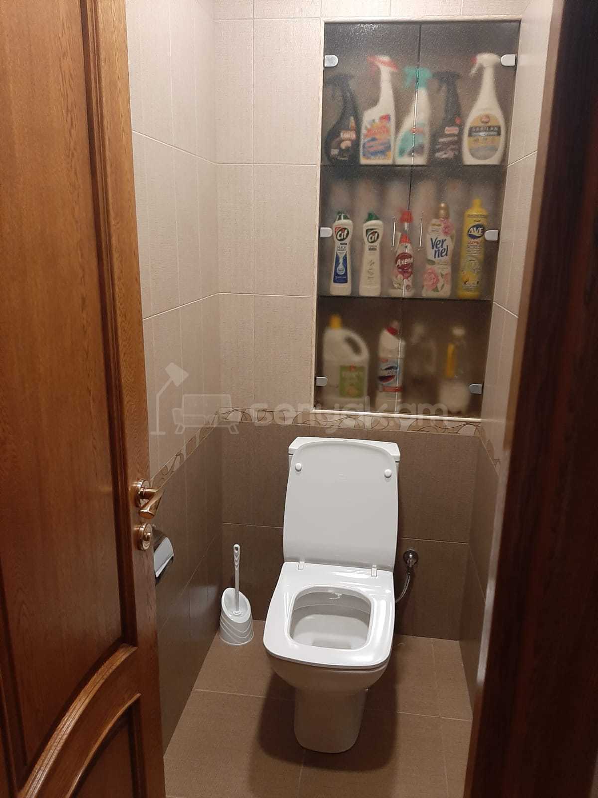 4 Սենյականոց Բնակարան Քարե Շենքում, 103քմ, 2/5 հարկ, Կապիտալ Վերանորոգված