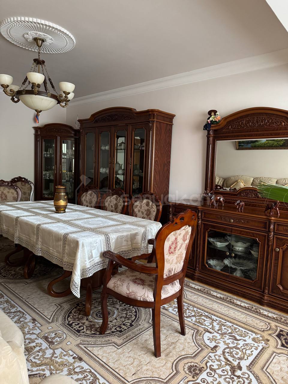 4 Սենյականոց Բնակարան Քարե Շենքում, 103քմ, 2/5 հարկ, Կապիտալ Վերանորոգված