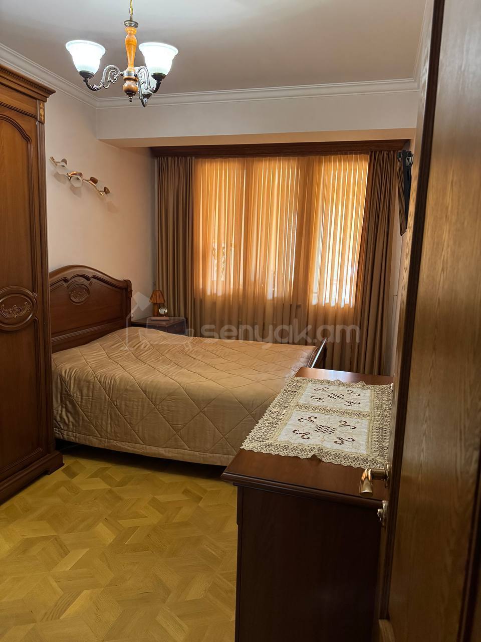 4 Սենյականոց Բնակարան Քարե Շենքում, 103քմ, 2/5 հարկ, Կապիտալ Վերանորոգված