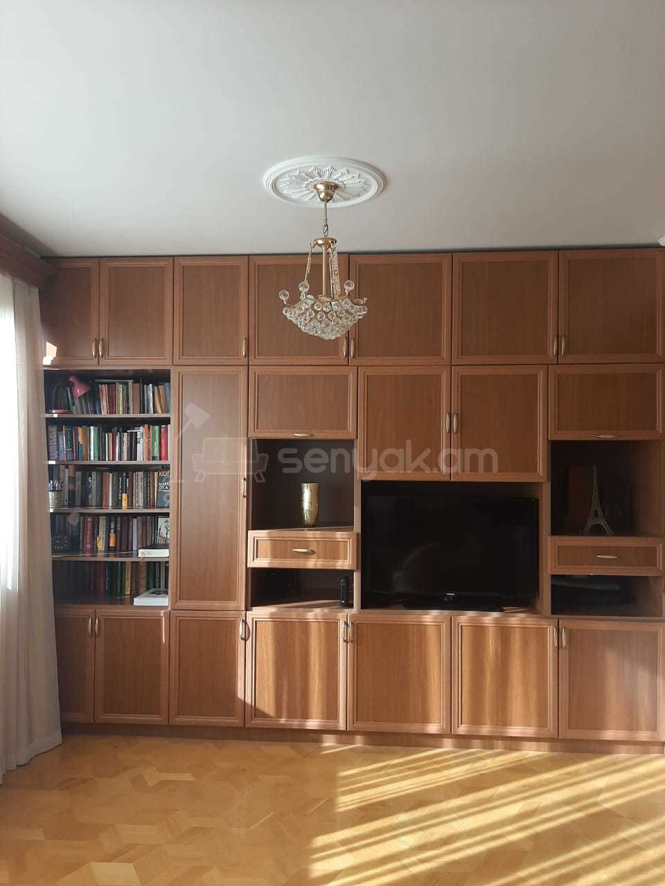 4 Սենյականոց Բնակարան Քարե Շենքում, 103քմ, 2/5 հարկ, Կապիտալ Վերանորոգված