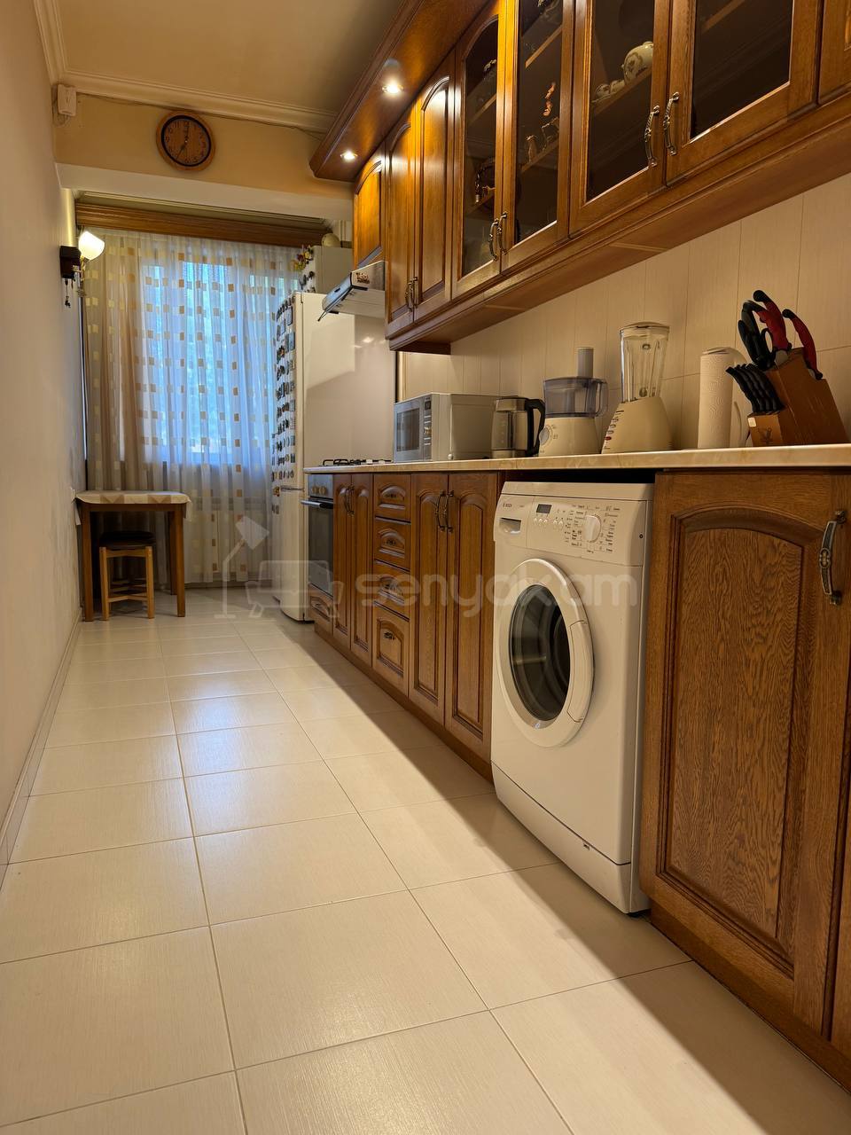 4 Սենյականոց Բնակարան Քարե Շենքում, 103քմ, 2/5 հարկ, Կապիտալ Վերանորոգված