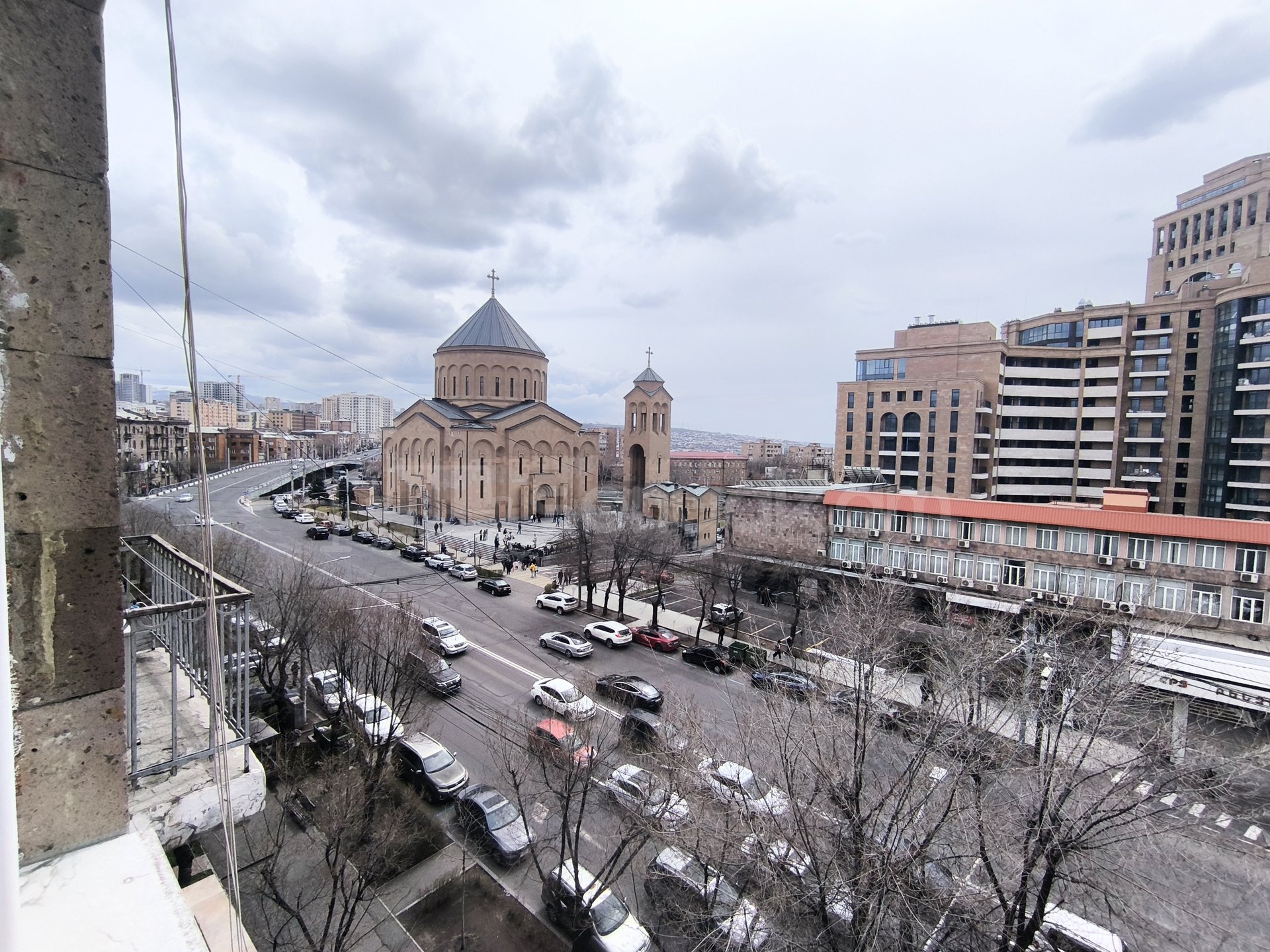 3 Սենյականոց Բնակարան Քարե Շենքում, 74քմ, 5/5 հարկ, Կապիտալ Վերանորոգված