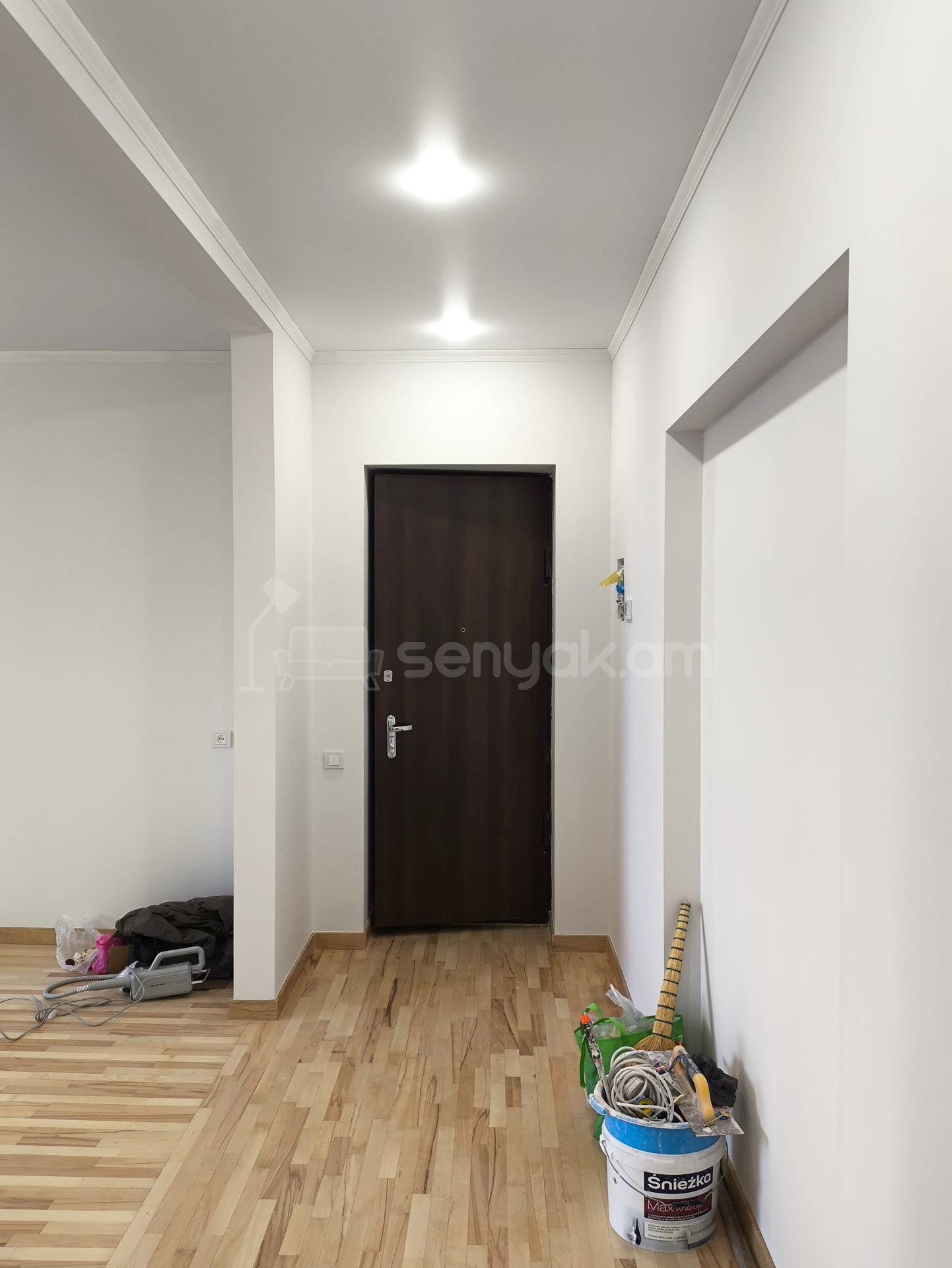 3 Սենյականոց Բնակարան Քարե Շենքում, 74քմ, 5/5 հարկ, Կապիտալ Վերանորոգված