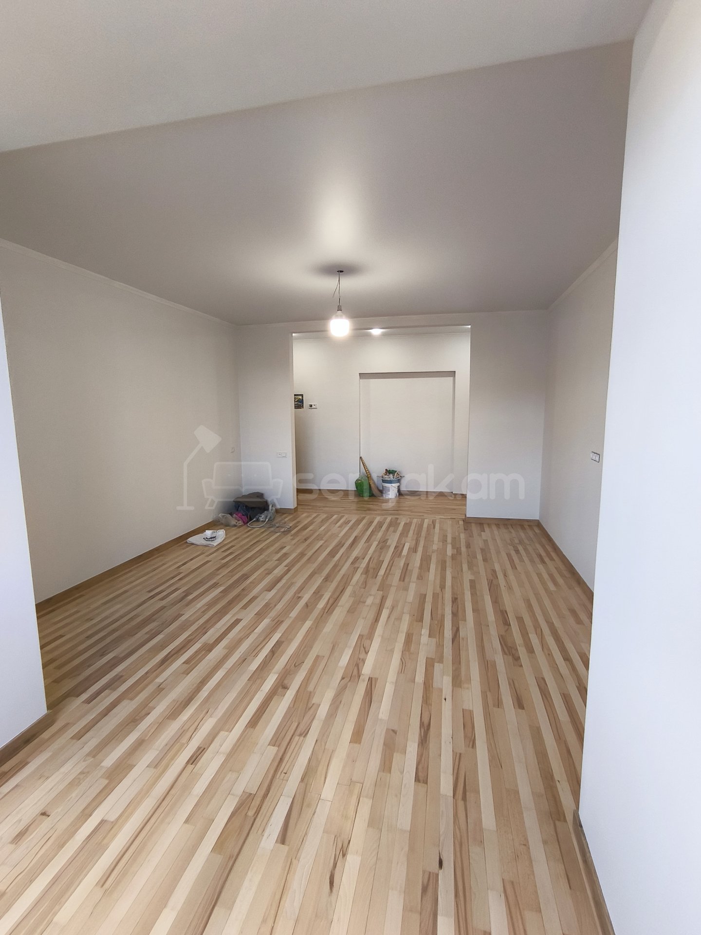 3 Սենյականոց Բնակարան Քարե Շենքում, 74քմ, 5/5 հարկ, Կապիտալ Վերանորոգված