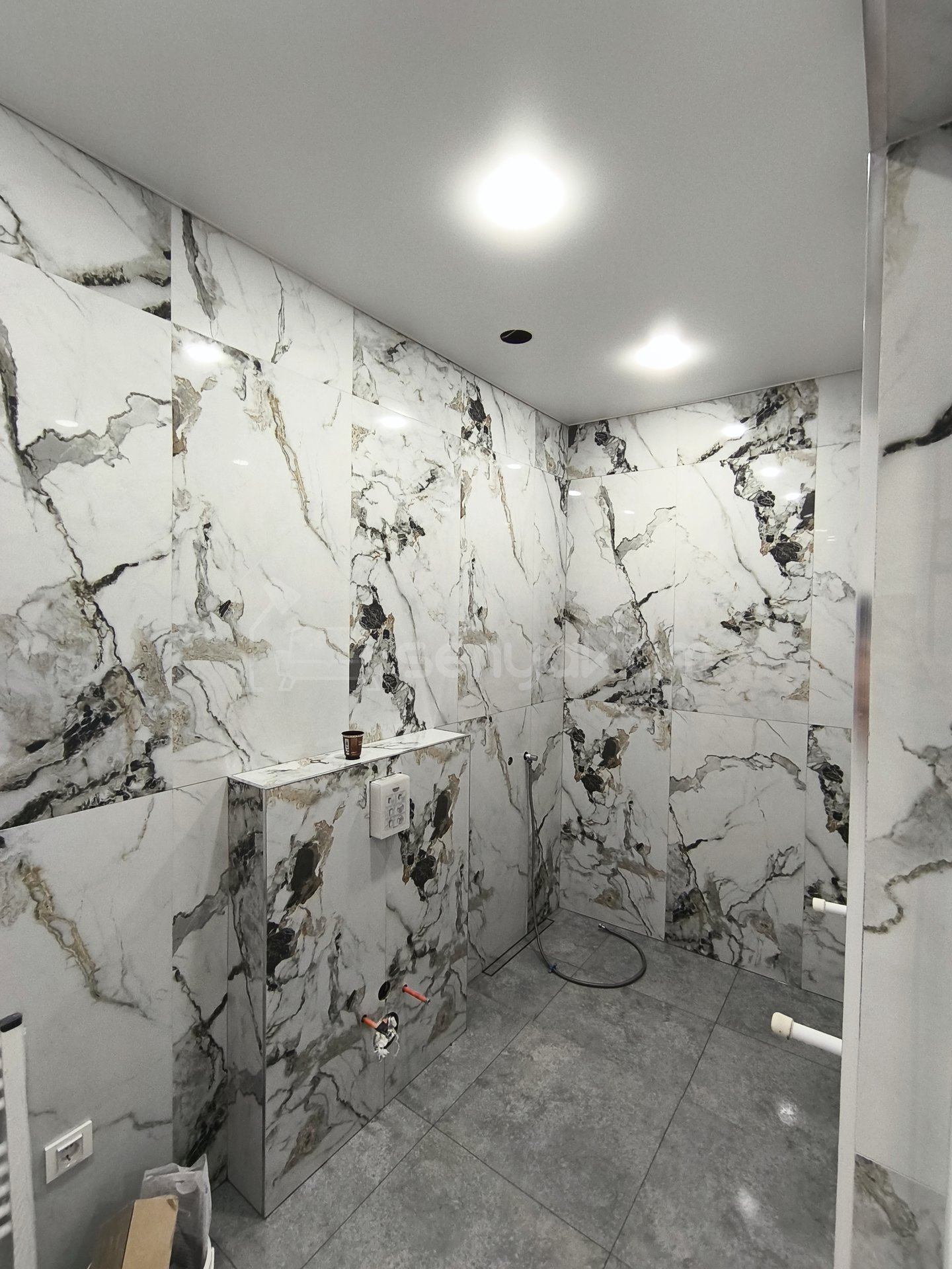 3 Սենյականոց Բնակարան Քարե Շենքում, 74քմ, 5/5 հարկ, Կապիտալ Վերանորոգված