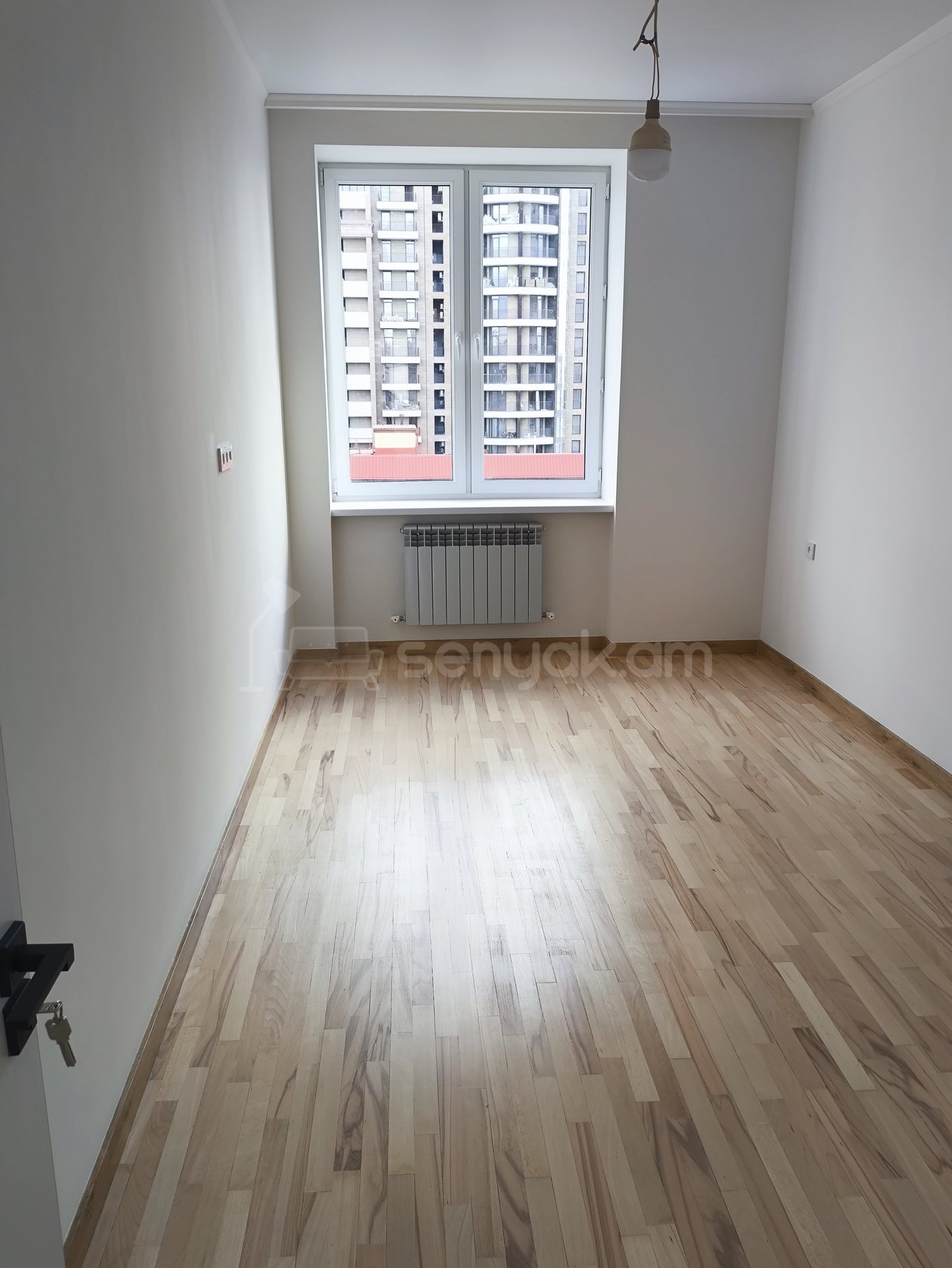 3 Սենյականոց Բնակարան Քարե Շենքում, 74քմ, 5/5 հարկ, Կապիտալ Վերանորոգված